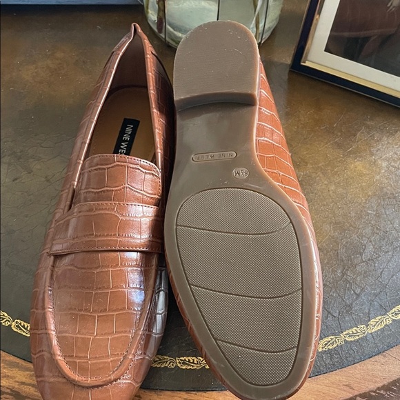 Nine West Gold Flats with Bow Detail - Picture 4 of 4